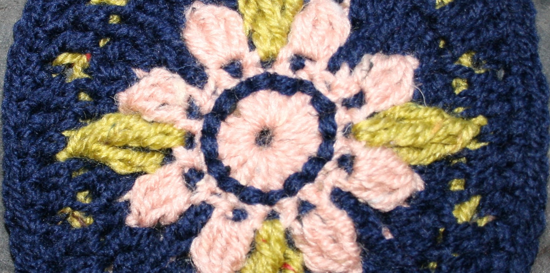 How to Crochet The Melange Flower Blanket Square (Free Crochet